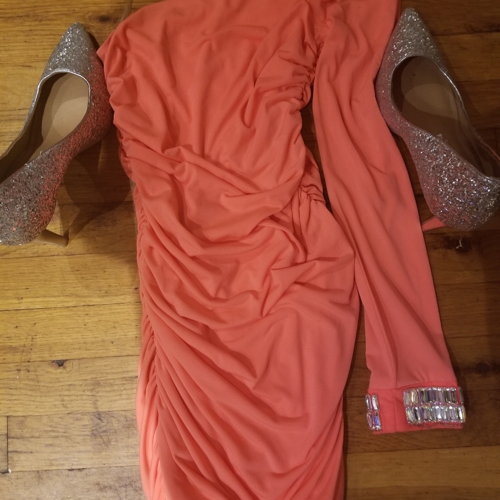 Dress - Picture 4 of 4